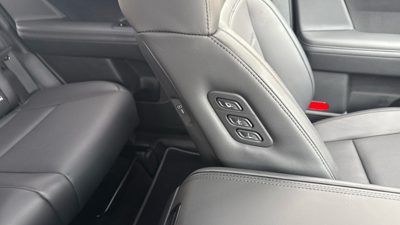 Hyundai SANTA FE 1.6 TGDi Plug-in Hybrid Calligraphy 5dr 4WD Auto Estate